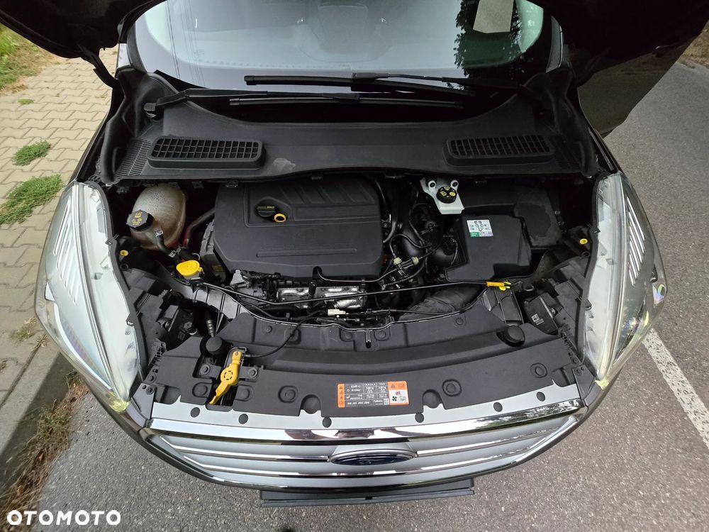 Ford Kuga 1.6 EcoBoost 2x4 Titanium - 23
