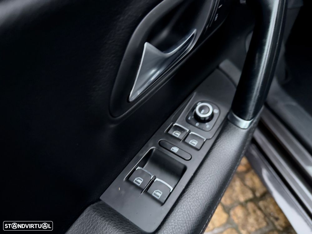 VW Passat CC 2.0 TDi Exclusive - 39