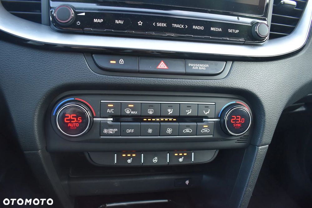 Kia Ceed 1.6 GDI PHEV L DCT - 29