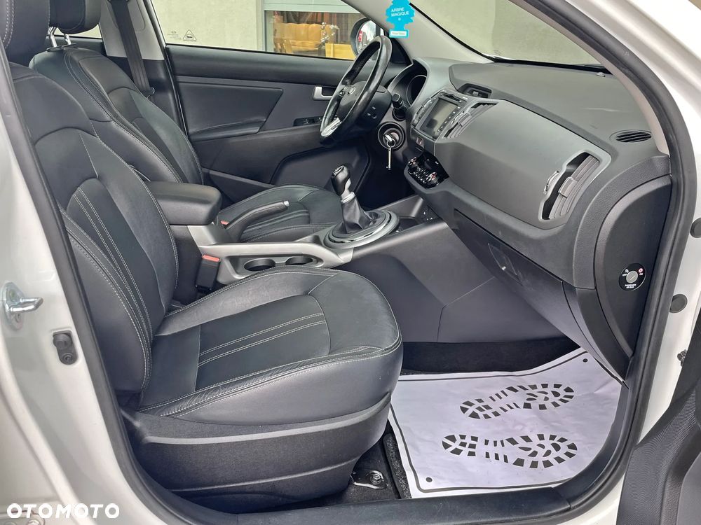 Kia Sportage 1.7 CRDI 2WD ISG Dream-Team Edition - 8