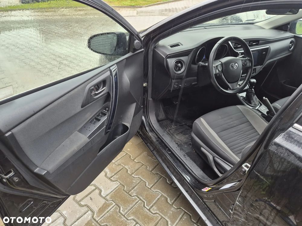 Toyota Auris 1.6 D-4D Dynamic - 31