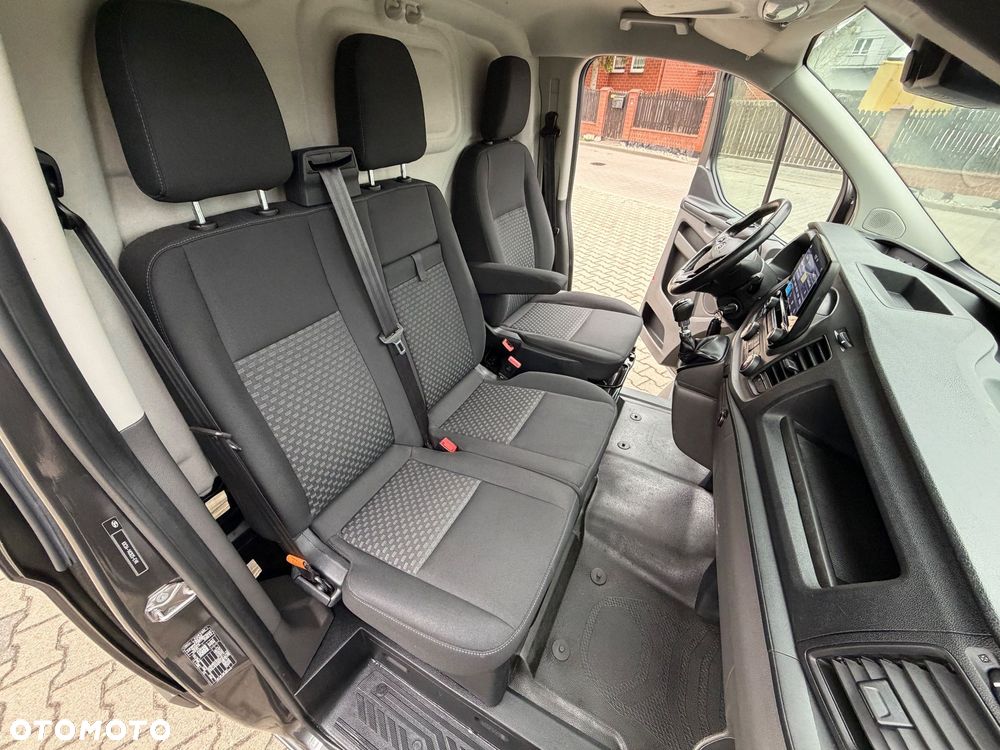 Ford TRANSIT CUSTOM - 24