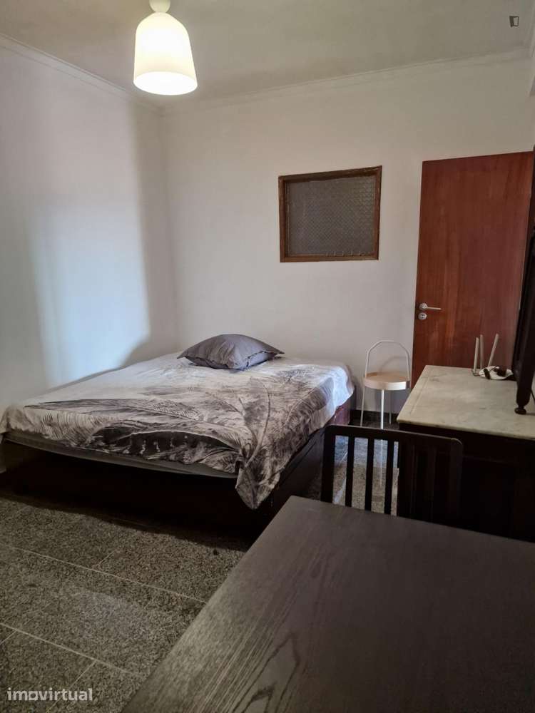 Quarto - localizado em Lisbon - Grande imagem: 4/20