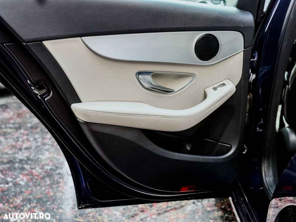 Mercedes-Benz C - 26