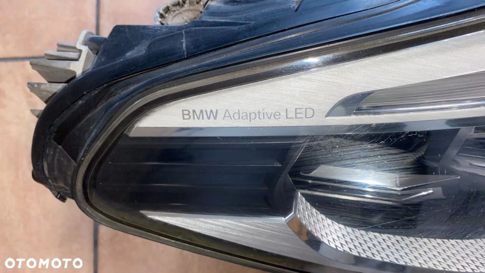 AMPA PRZEDNIA PRAWA ADAPTIVE LED EUROPA BMW G30 G31 7439210 - 2