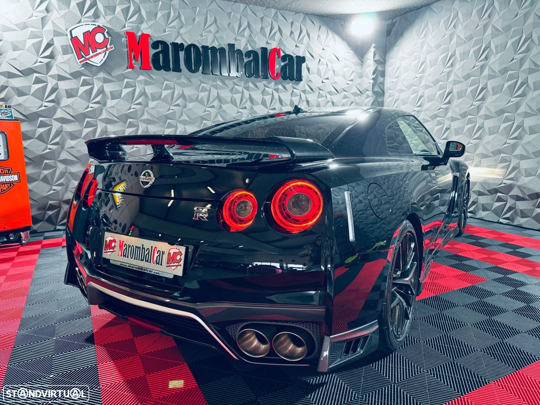 Nissan GT-R 3.8 V6 Black Edition - 12