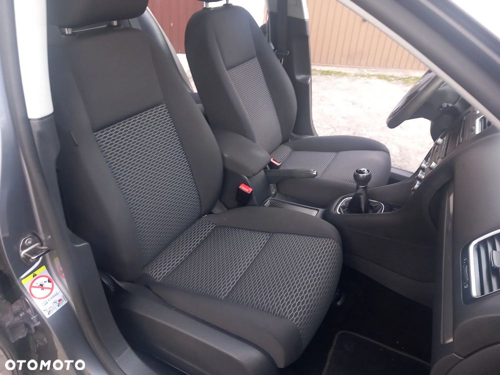 Volkswagen Golf - 28
