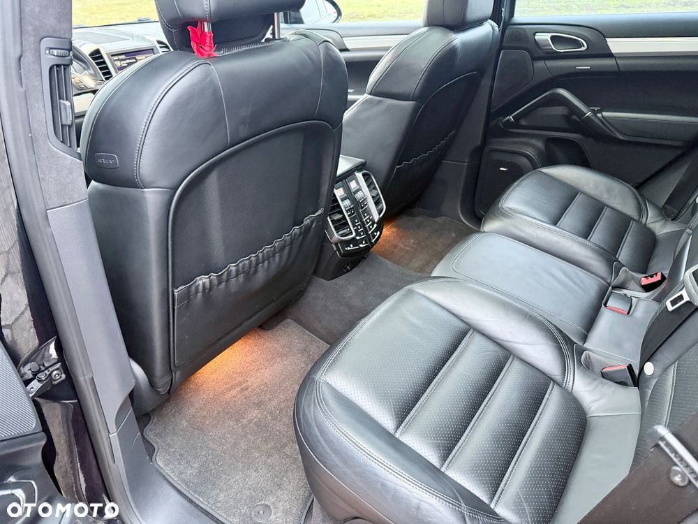 Porsche Cayenne Turbo Tiptronic S - 12