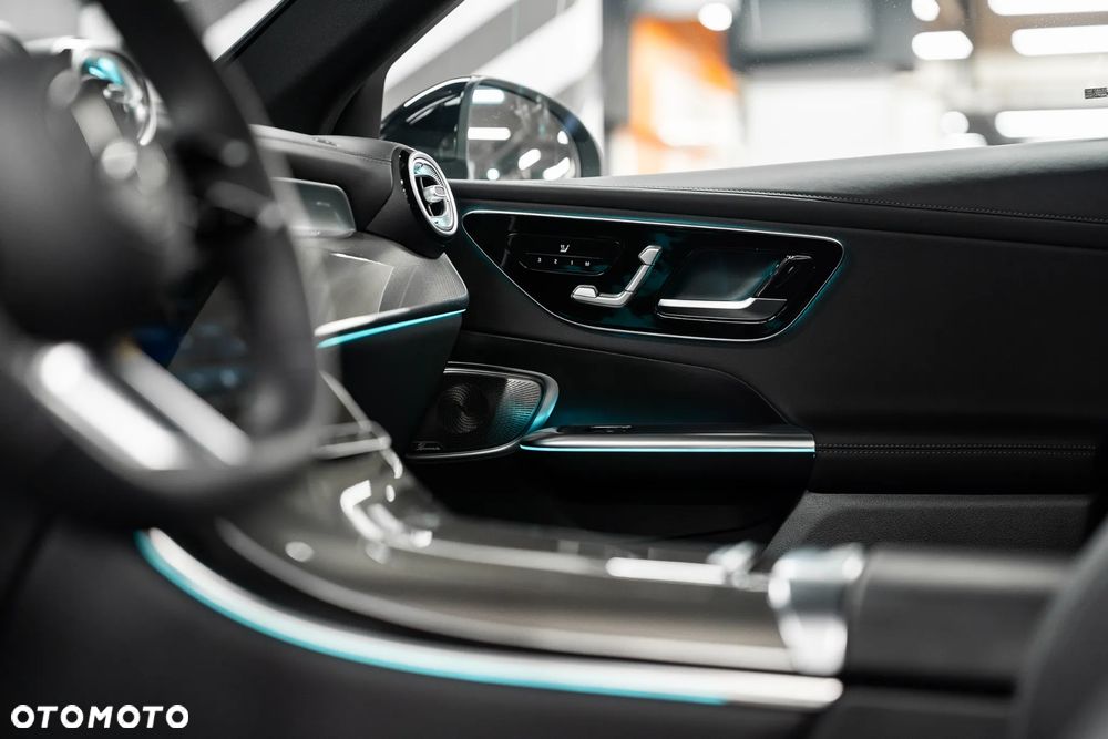 Mercedes-Benz GLC - 36