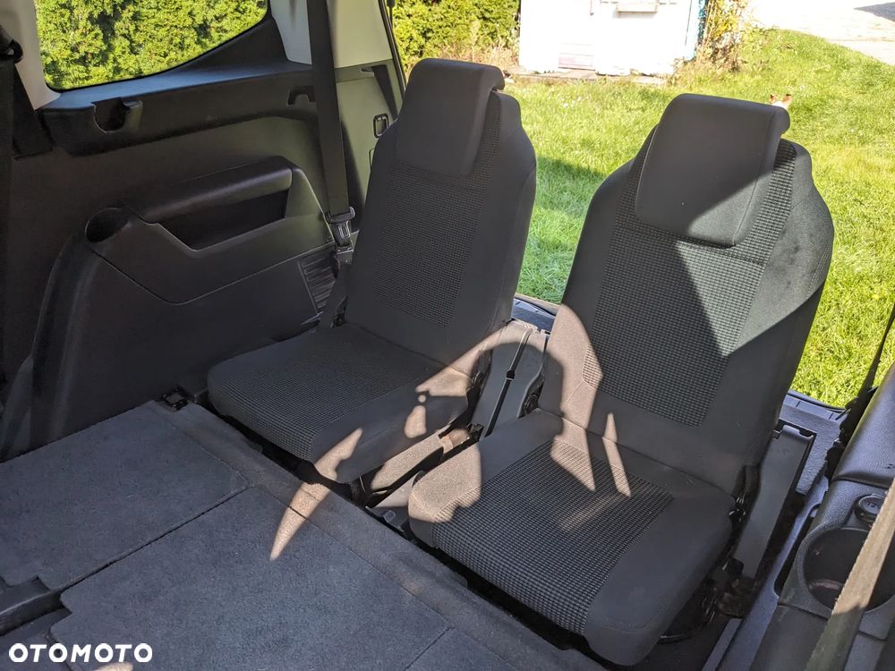Peugeot 5008 - 10