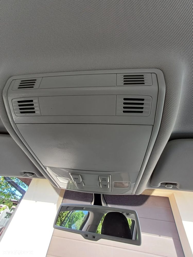 Volkswagen Golf - 27