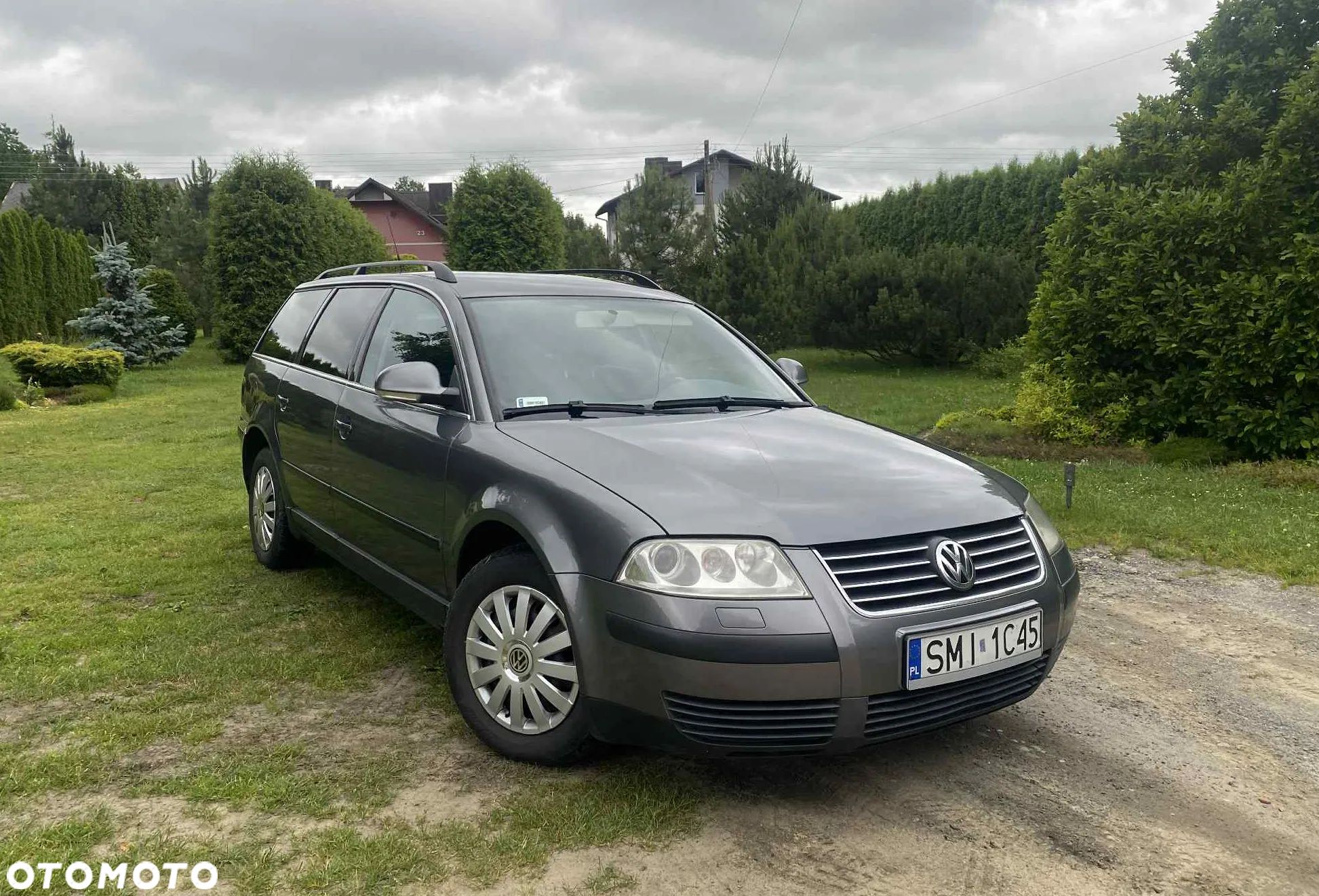 Volkswagen Passat - 1
