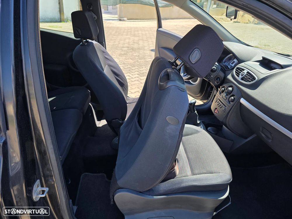 Renault Clio 1.2 16V Confort Dynamique - 15