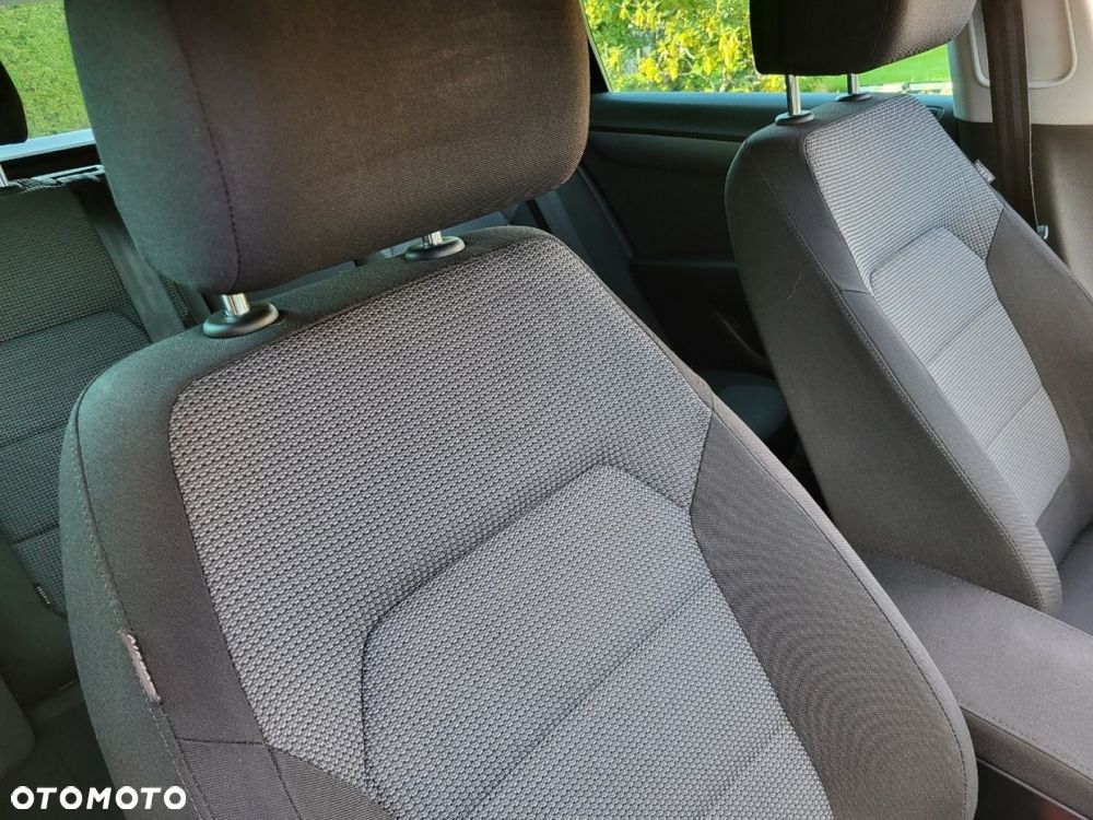 Volkswagen Passat - 22