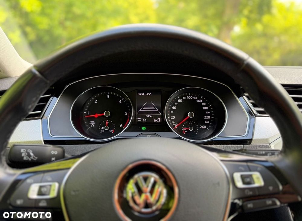 Volkswagen Passat 2.0 TDI (BlueMotion Technology) Comfortline - 15