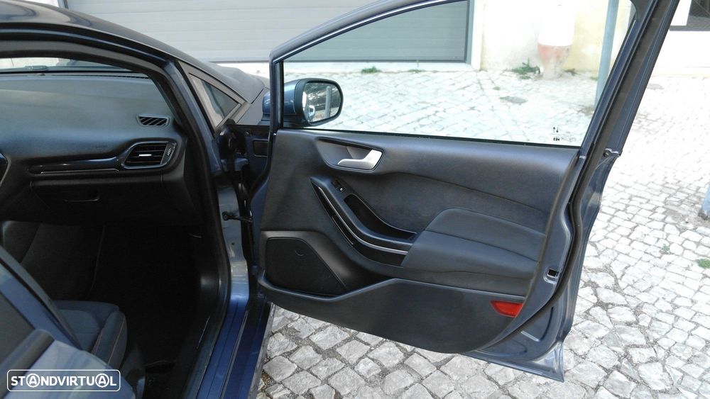 Ford Fiesta 1.0 EcoBoost ST-Line - 25
