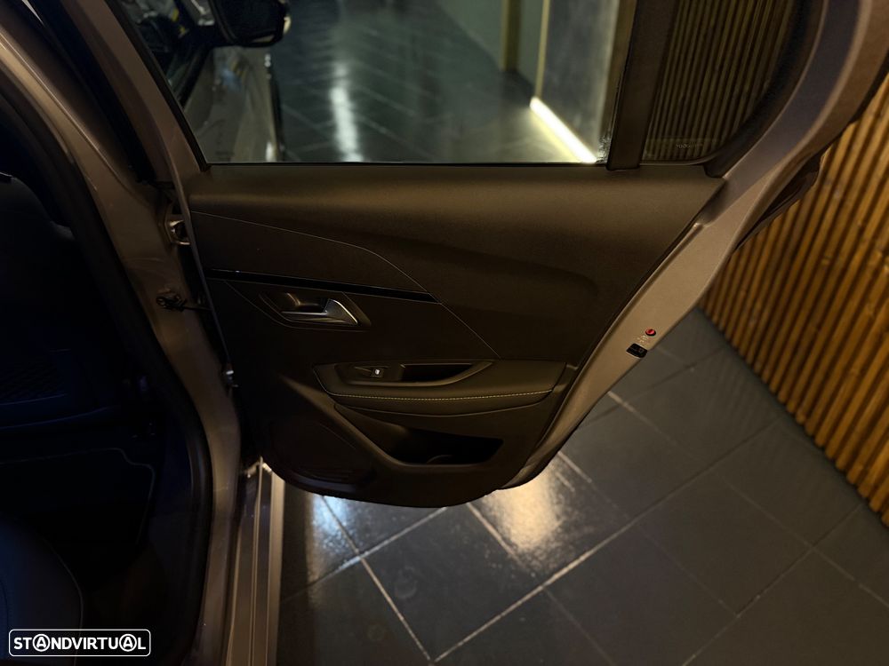 Peugeot e-208 50 kWh GT Pack - 26