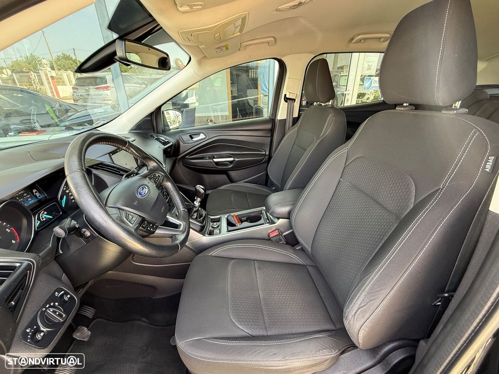 Ford Kuga 1.5 TDCi Titanium - 38