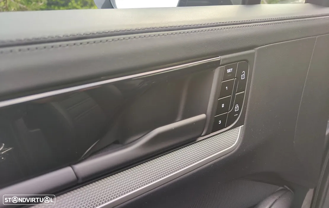 Porsche Cayenne Coupé E-Hybrid - 23