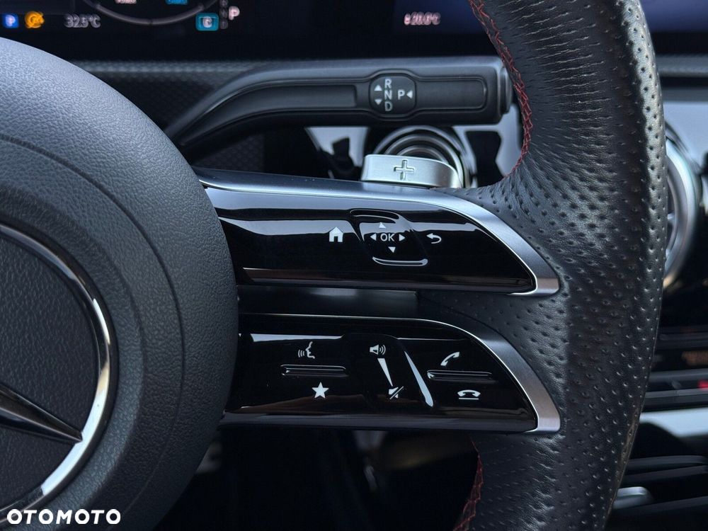 Mercedes-Benz CLA 220 4-Matic AMG Line 7G-DCT - 19