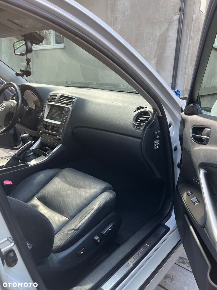 Lexus IS 220 D Prestige - 6