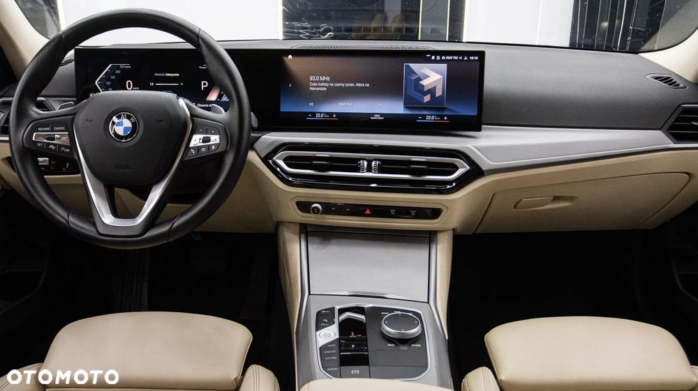 BMW Seria 3 318i Sport - 14
