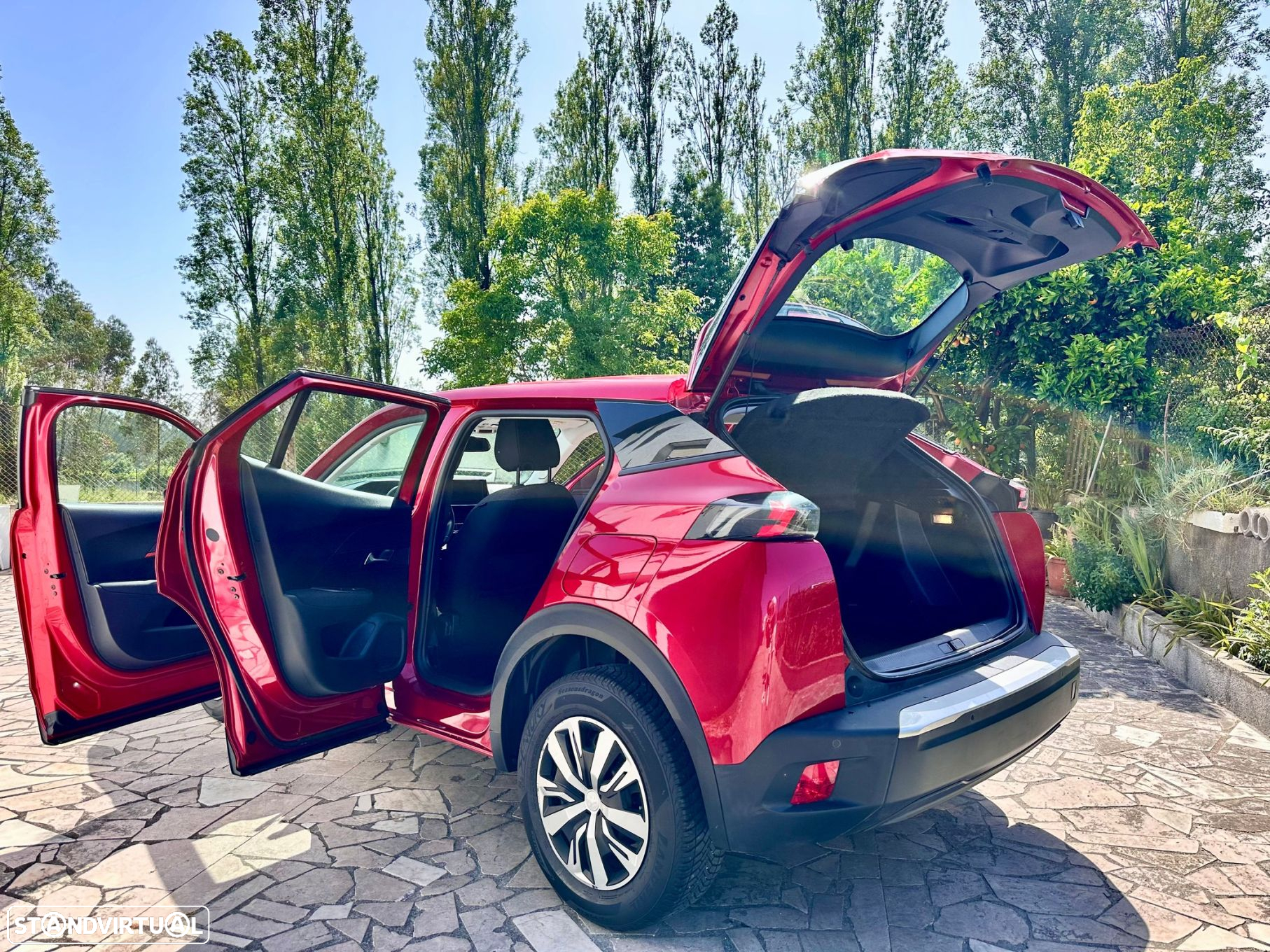Peugeot 2008 1.2 PureTech Allure - 4