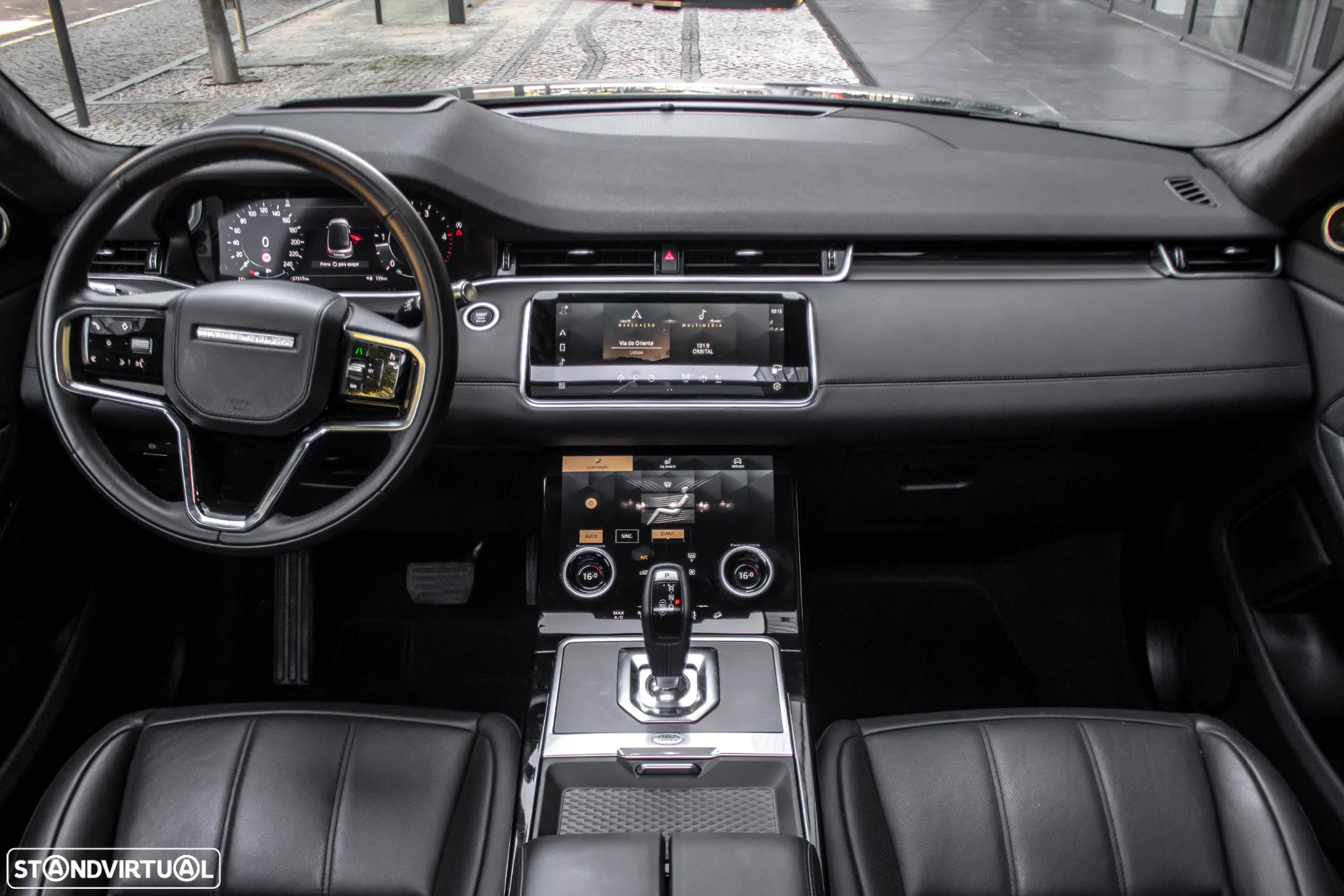 Land Rover Range Rover Evoque 2.0 D180 AWD HSE Auto - 36