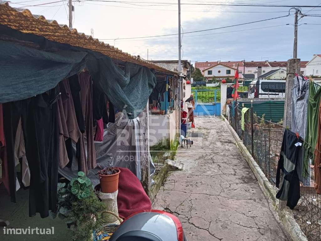 LOTE PARA CONSTRUÇÃO MORADIA ISOLADA OU GEMINADA NA QUINTA DO CONDE - Grande imagem: 4/9