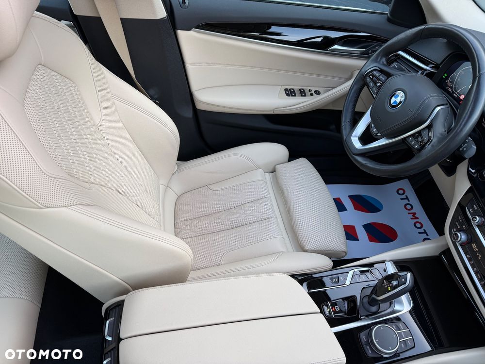 BMW Seria 5 530e M Sport sport - 25
