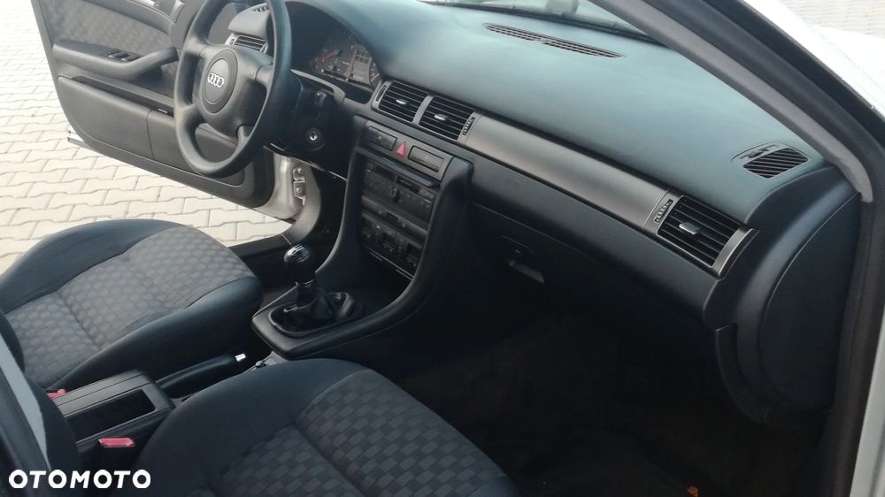 Audi A6 Avant 2.4 Quattro - 13