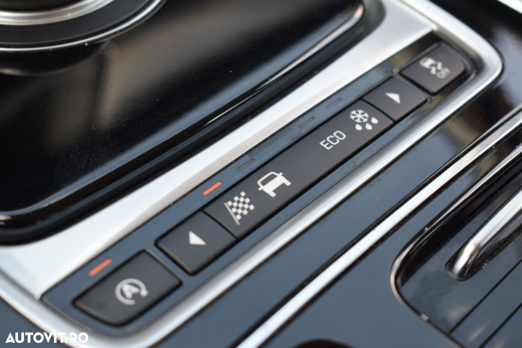 Jaguar XF - 20