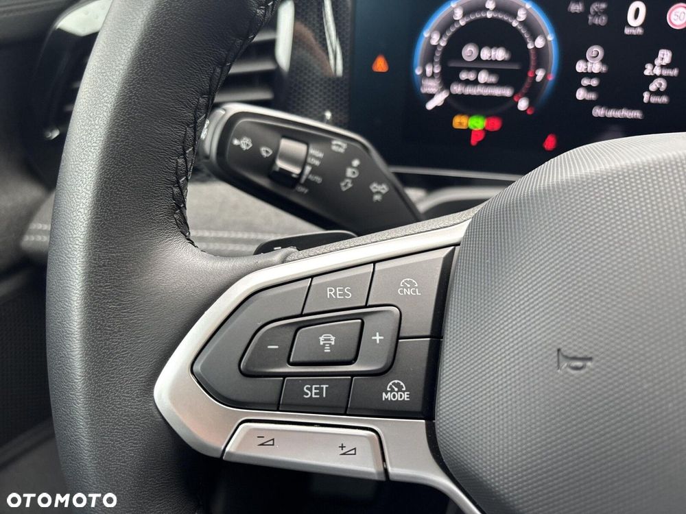 Volkswagen Passat - 19