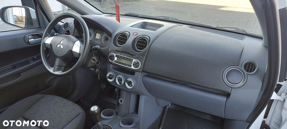Mitsubishi Colt - 9