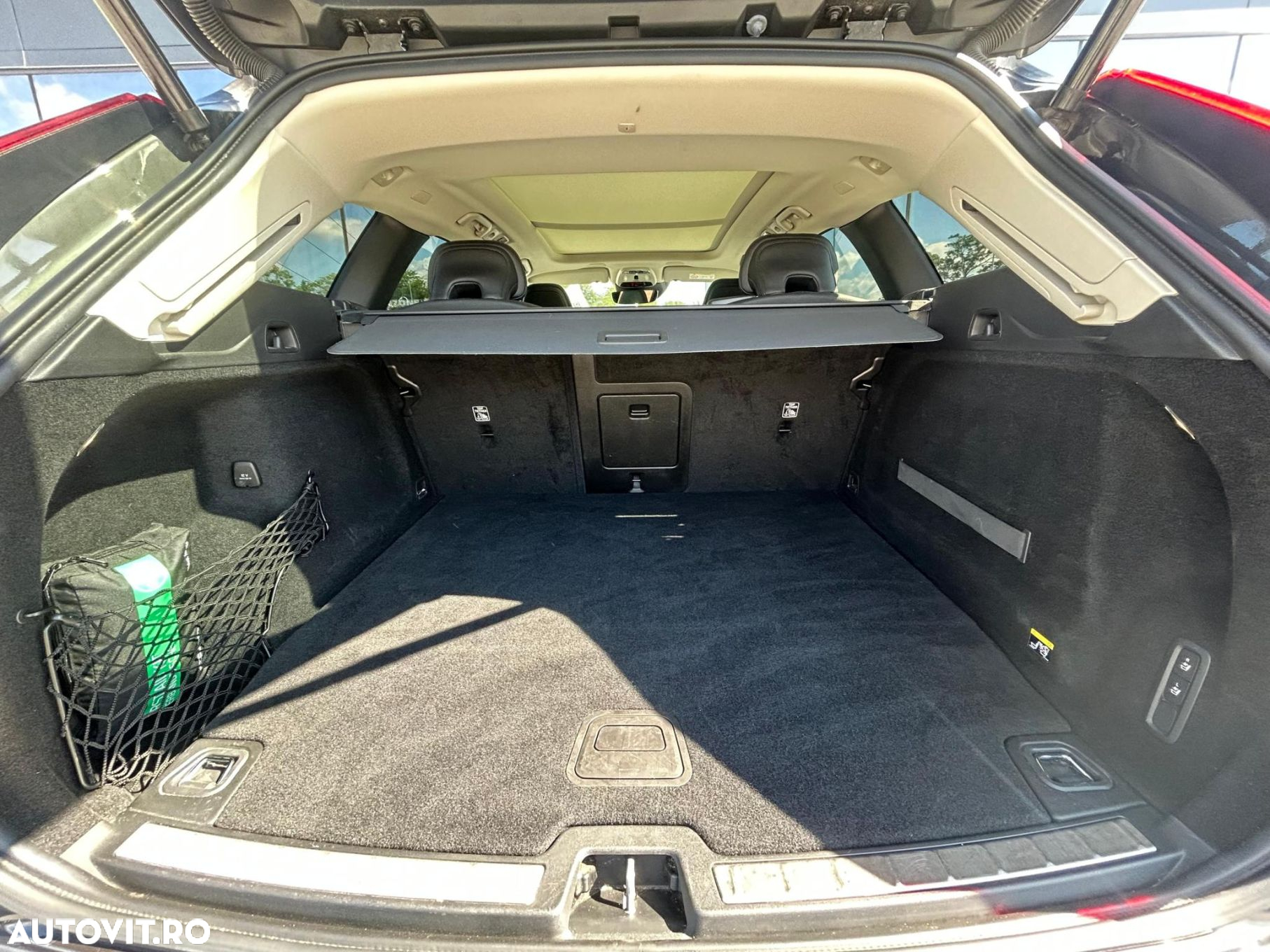 Volvo XC 60 T8 Twin Engine AWD Geartronic Momentum - 30