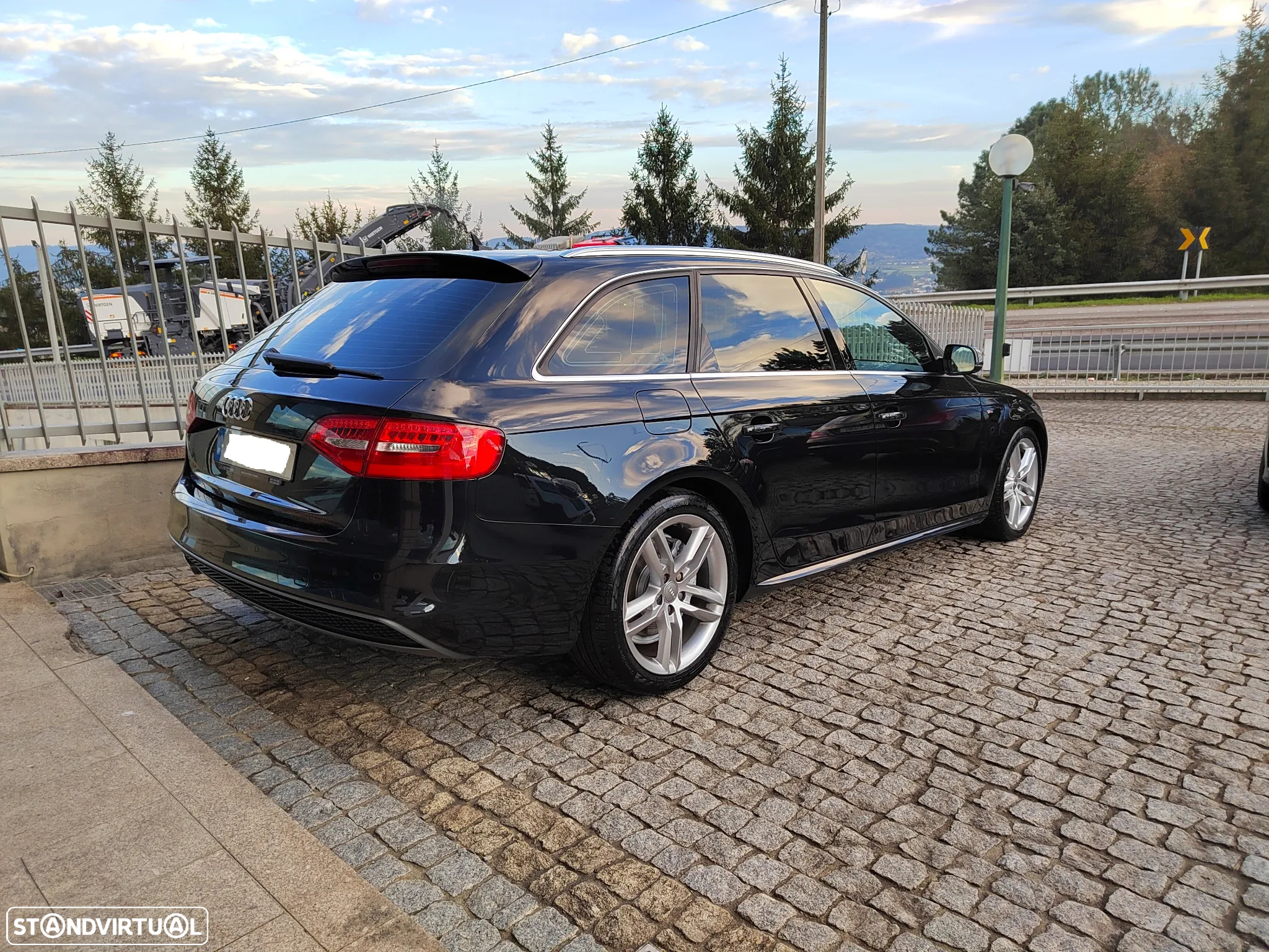 Audi A4 Avant 2.0 TDI S-line - 4