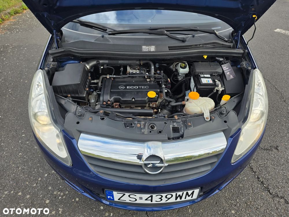 Opel Corsa 1.4 16V Cosmo - 19