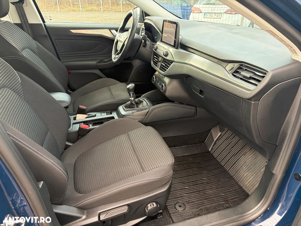 Ford Focus 1.0 EcoBoost Titanium - 32