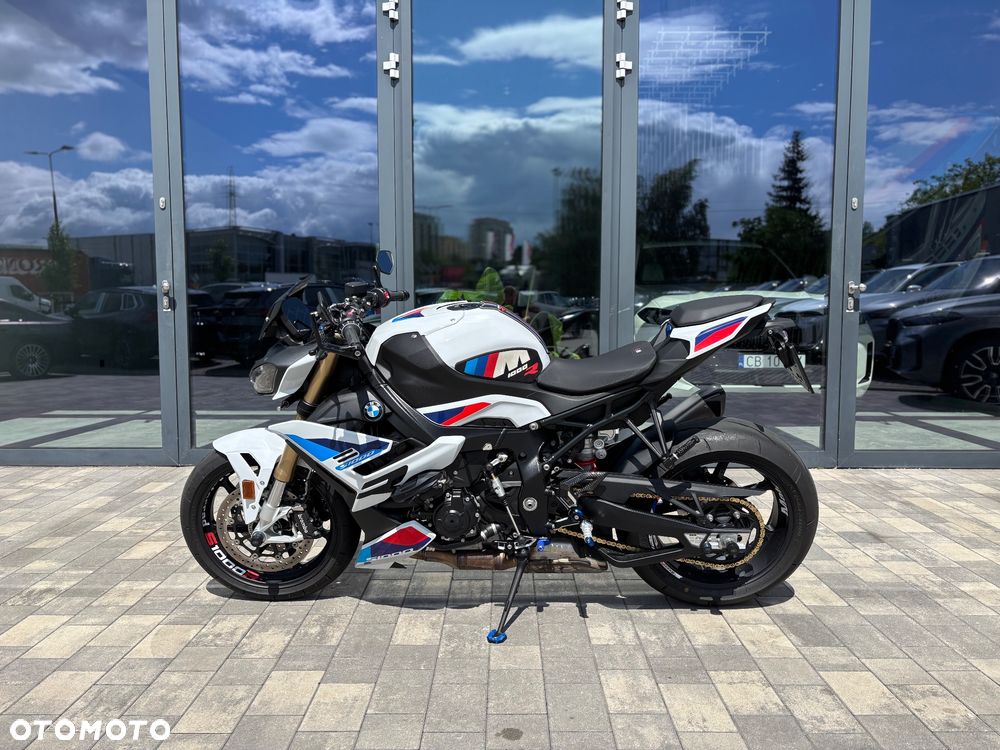 BMW S - 6
