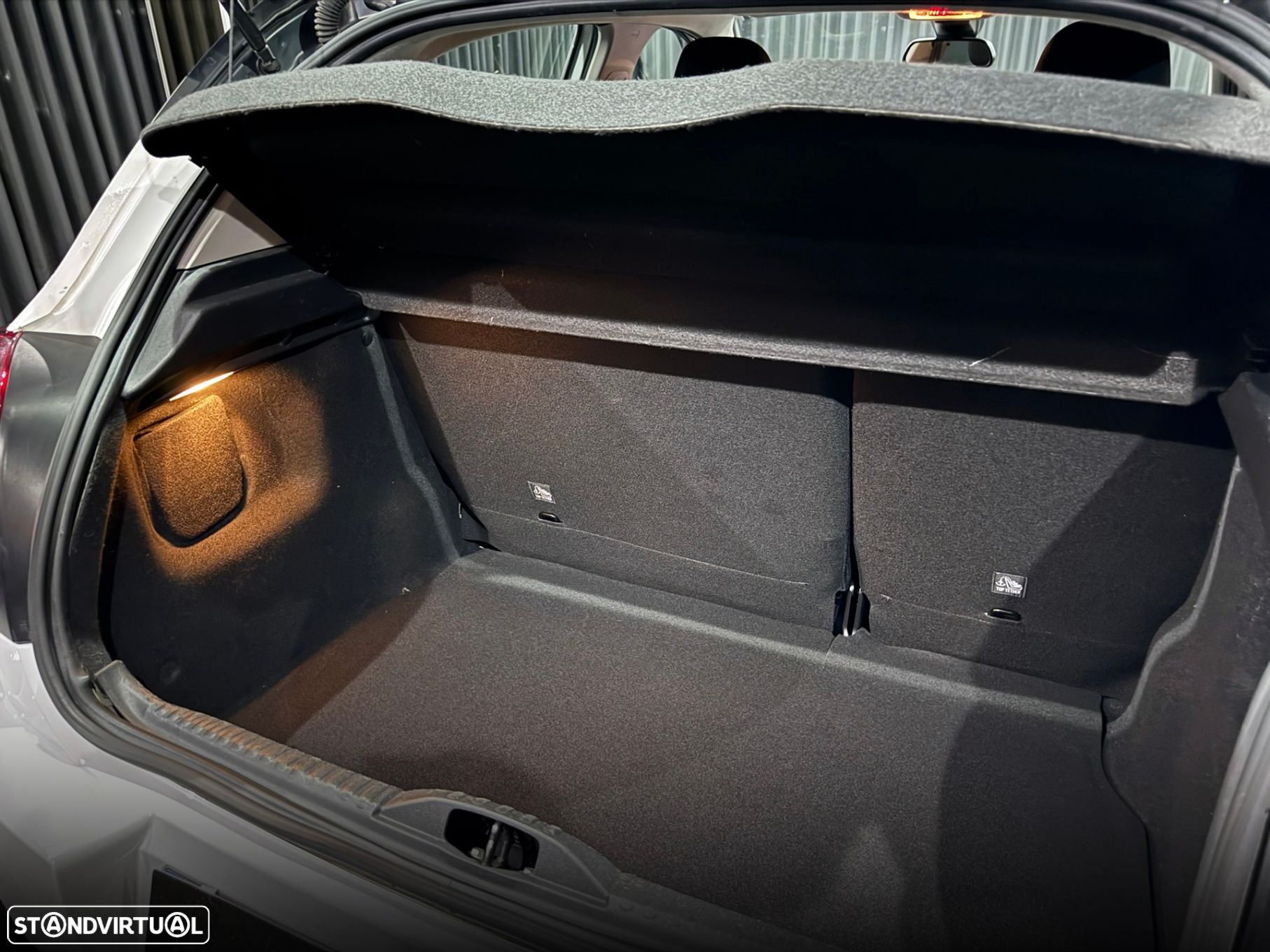 Citroën C3 1.2 PureTech Shine EAT6 - 33