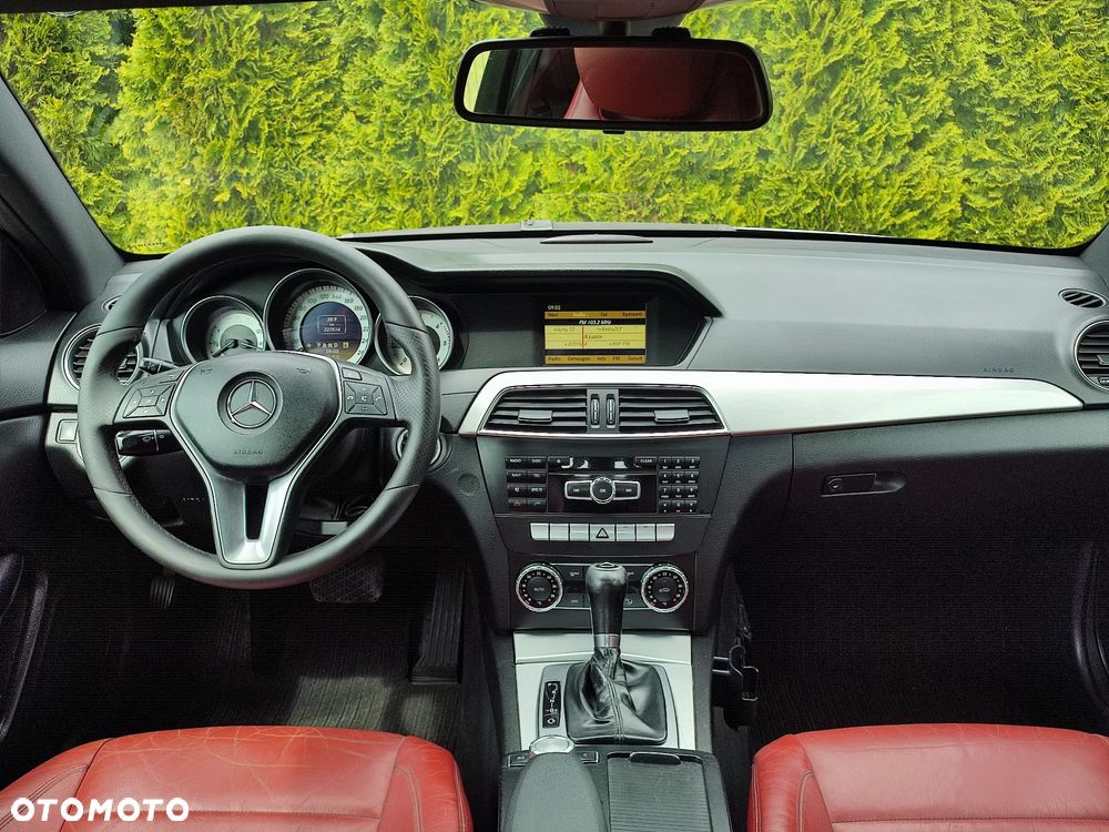 Mercedes-Benz Klasa C 220 BlueTEC BlueEFFICIENCY Edition 7G-TRONIC Edition 1 - 3