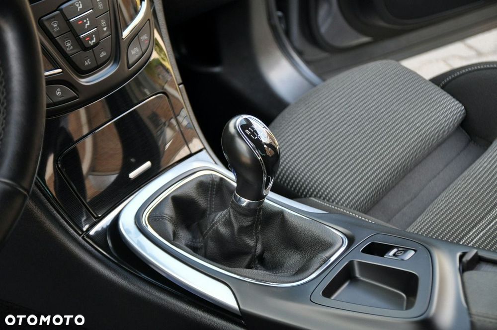 Opel Insignia - 35