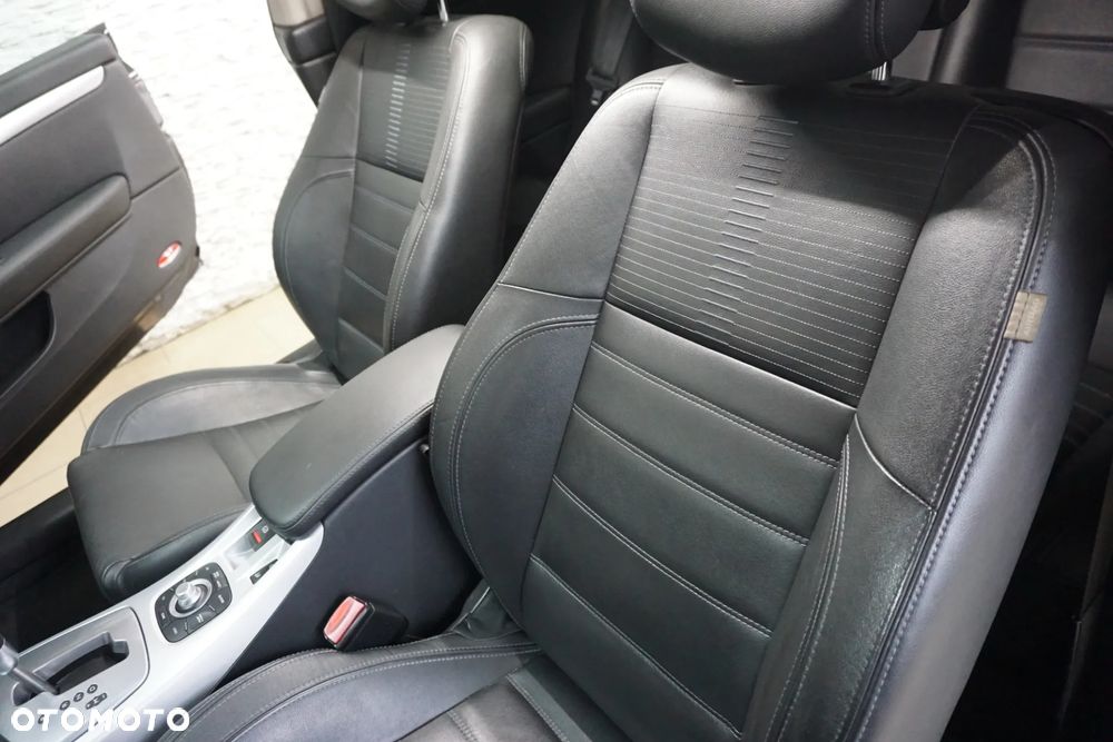 Renault Laguna V6 dCi 235 FAP GT - 25