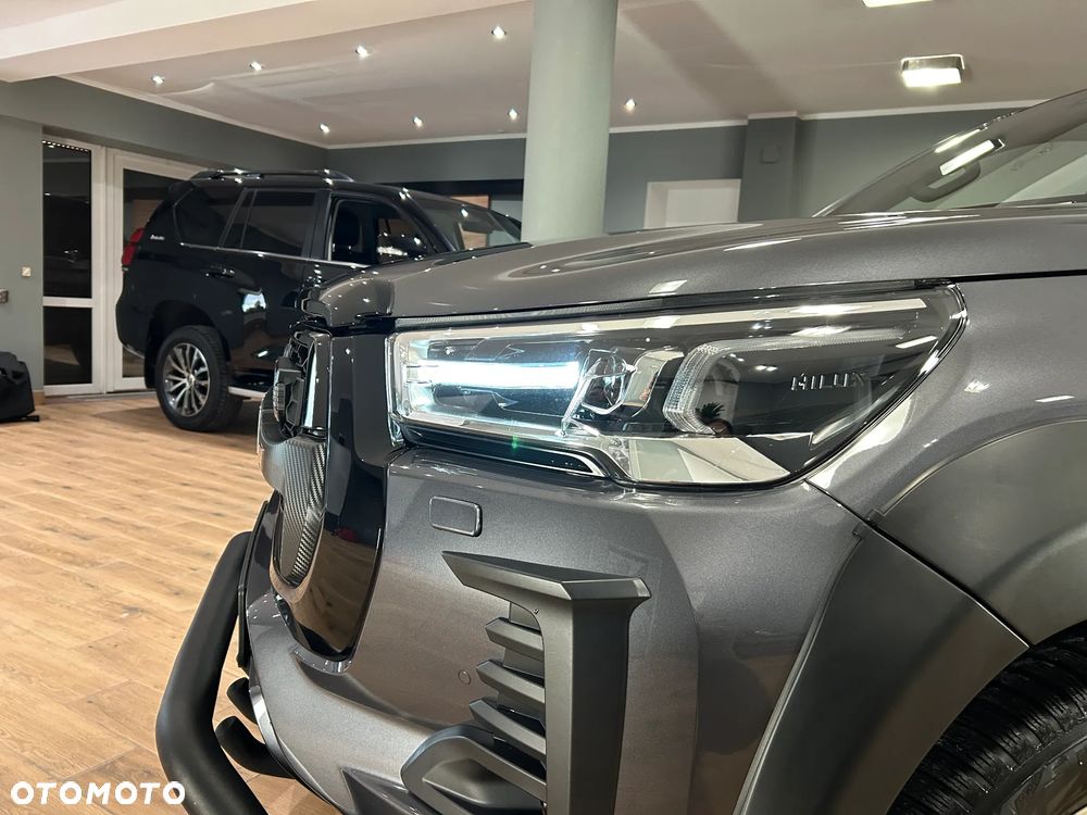 Toyota Hilux 2.8 D-4D Double Cab GR Sport 4x4 - 29