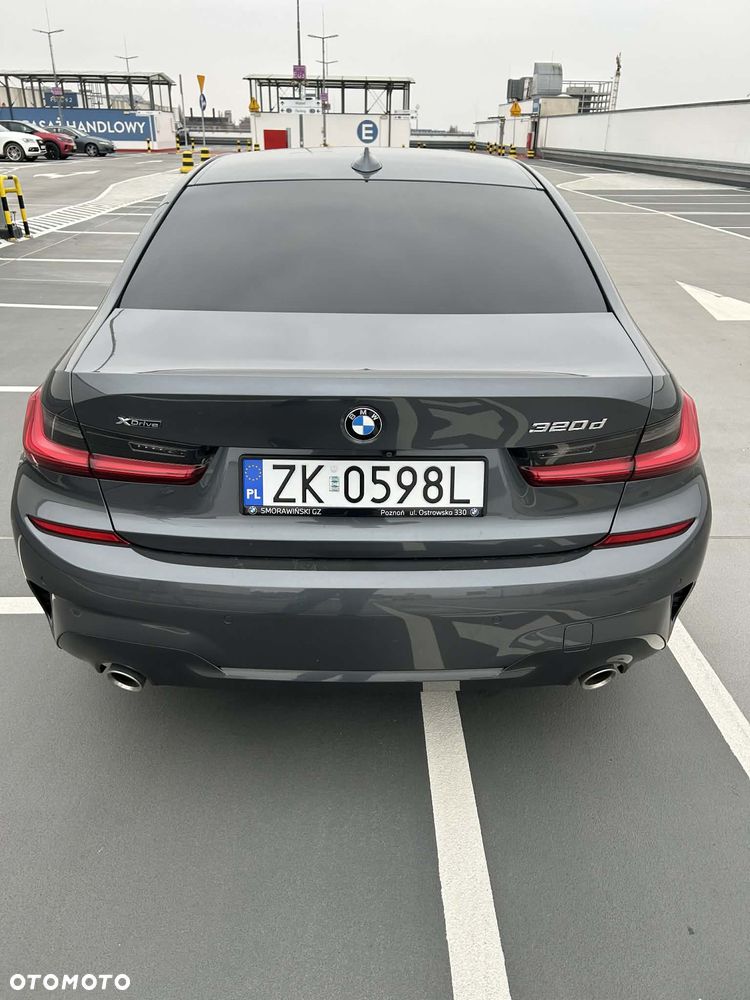 BMW Seria 3 320d M Sport - 9