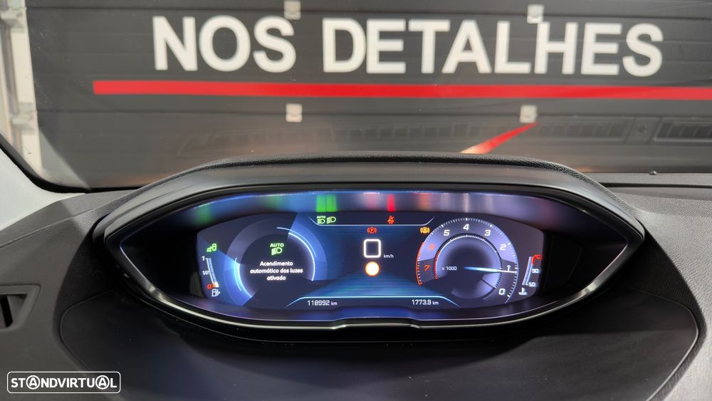 Peugeot 3008 1.2 PureTech Allure - 19