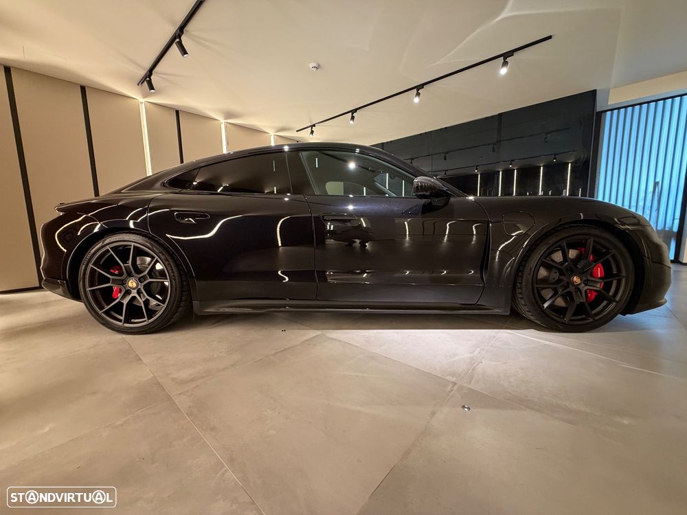 Porsche Taycan GTS - 14