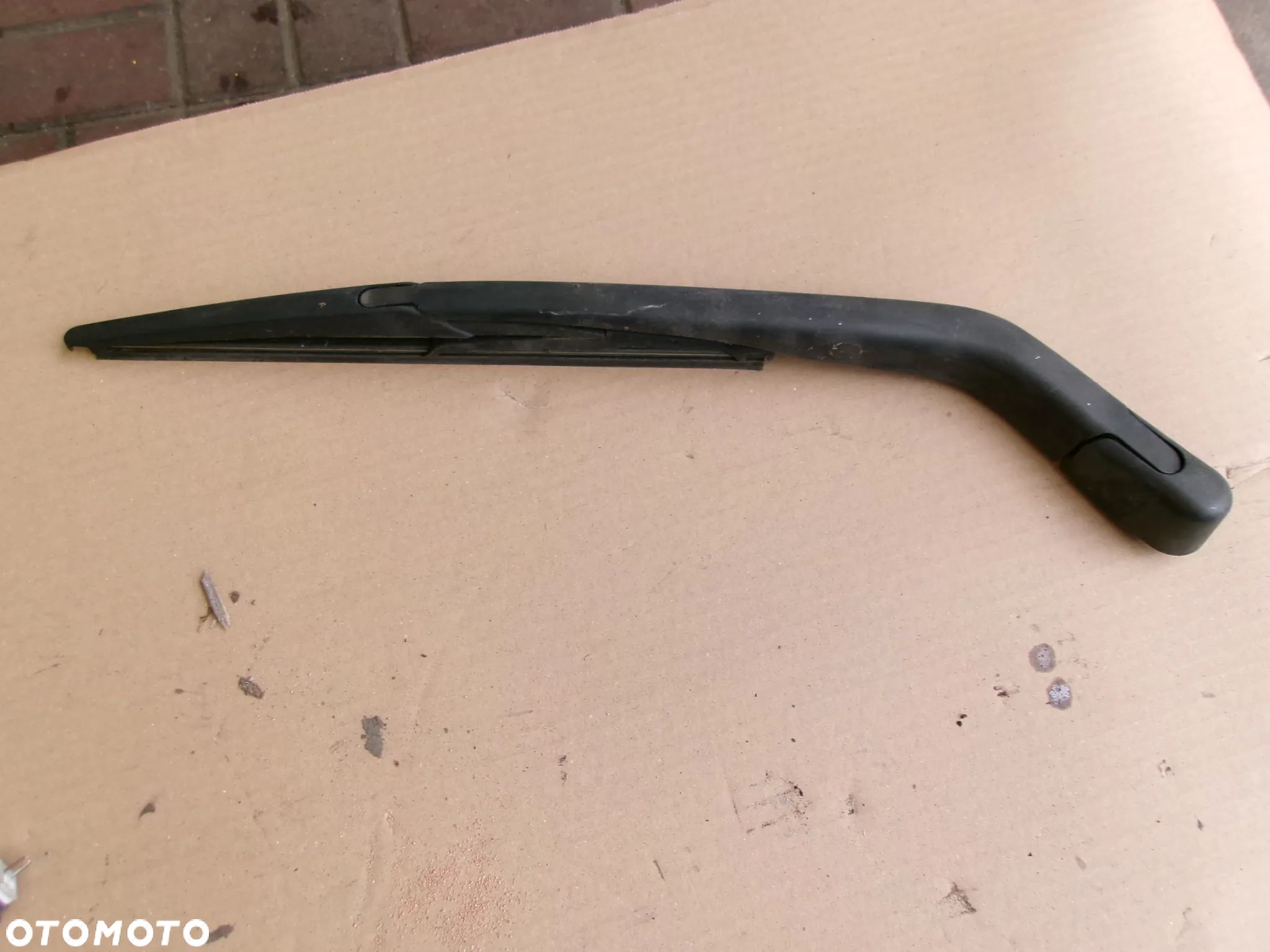 RAMIĘ WYCIERACZKI TYŁ TOYOTA YARIS II  05-11 - 1