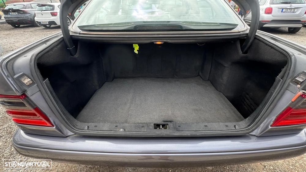 Mercedes-Benz E 220 CDI Classic - 19