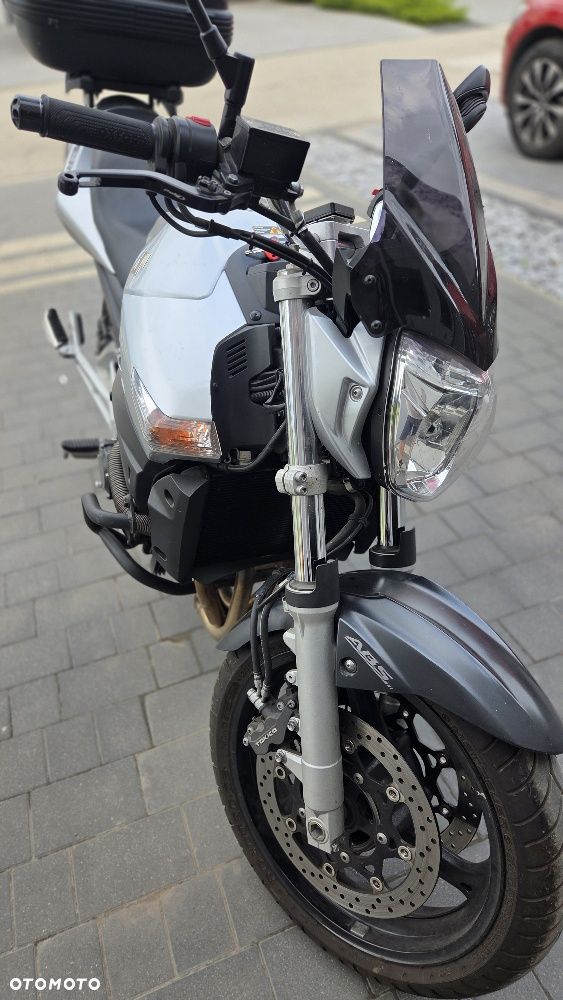 Suzuki GSR - 11